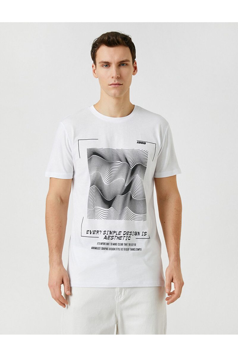 تی شرت چاپی شعاری هندسی با برش باریک یقه خدمه     ترندکالا بهترین کالا